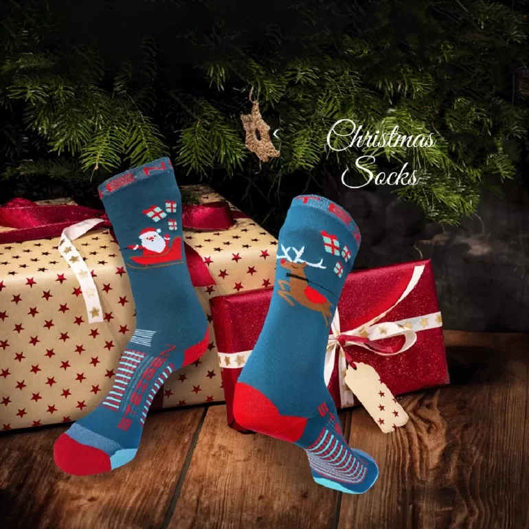 Santa’s Sleigh Running Socks ¾ Length
